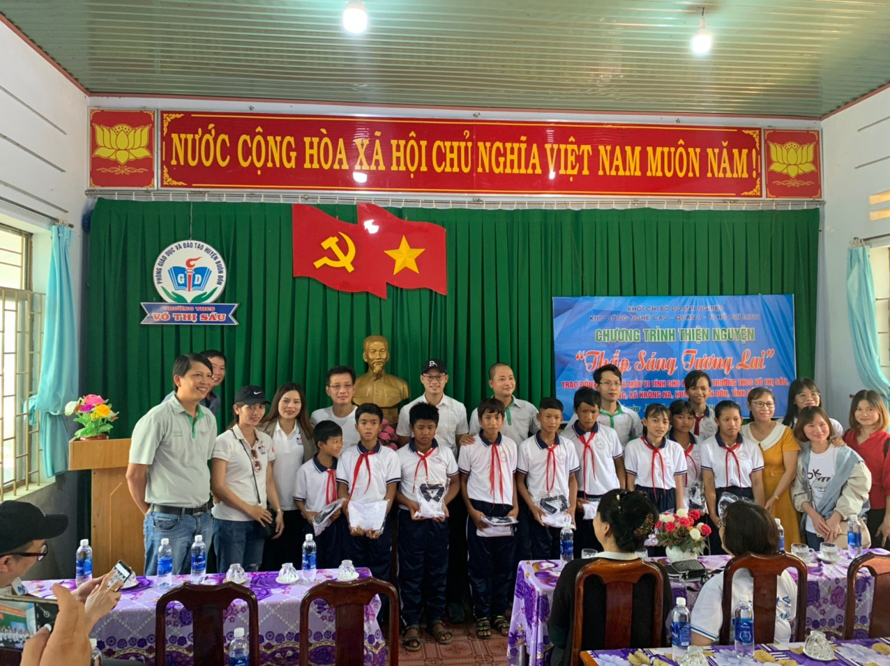 CHƯƠNG TRÌNH THIỆN NGUYỆN “THẮP SÁNG TƯƠNG LAI”