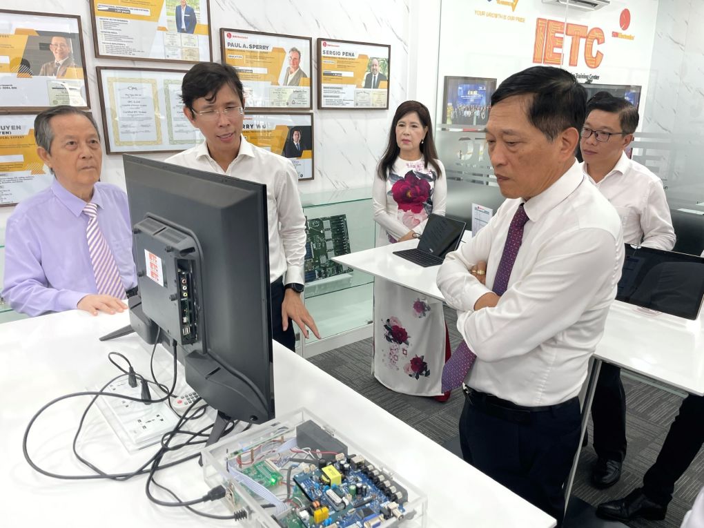 More partners licensed to use microchip software for Ho Chi Minh City