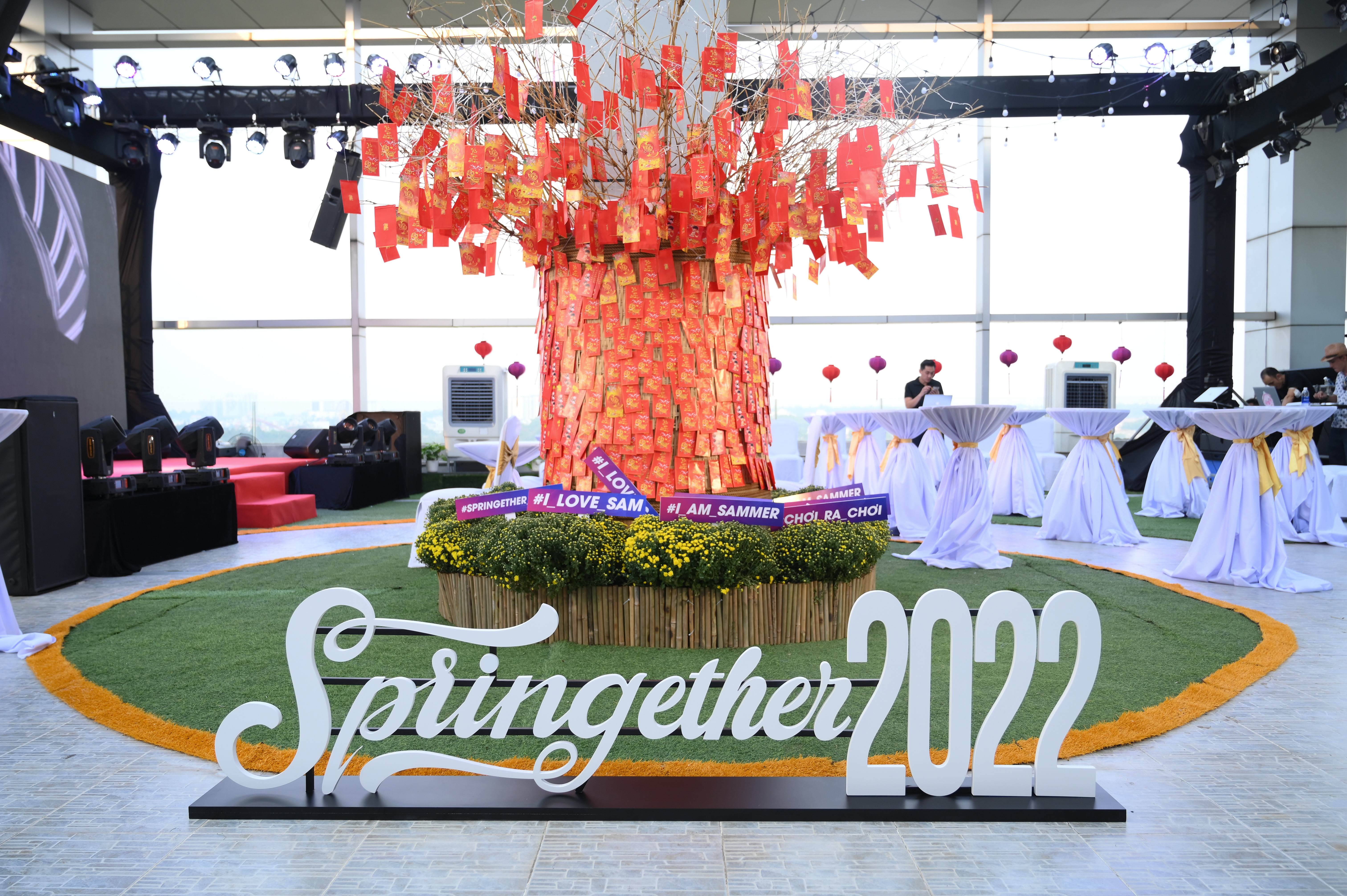 Springether Night 2022 - Đêm xuân kết nối và phát triển tổ chức tại toà nhà Sacom-Chíp Sáng