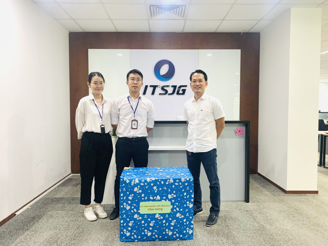 CHÚC MỪNG KHAI TRƯƠNG VĂN PHÒNG MỚI CỦA CÔNG TY TNHH INFORMATION TECHNOLOGY SERVICES JAPAN GROUP TẠI TẦNG 3 TOÀ NHÀ SCS