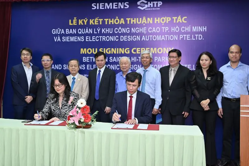 Ho Chi Minh City: Cooperating to develop human resource training in the semiconductor chip industry with Siemens