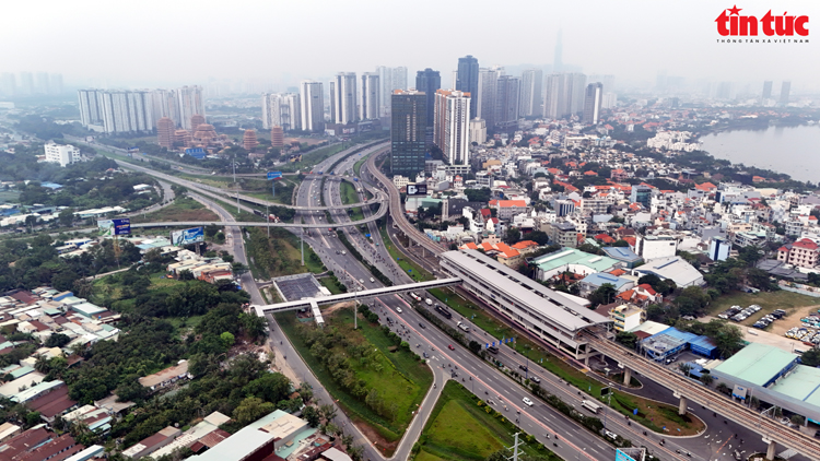 Ho Chi Minh City: Appearance of 9 pedestrian bridges connecting the elevated stations of metro line 1